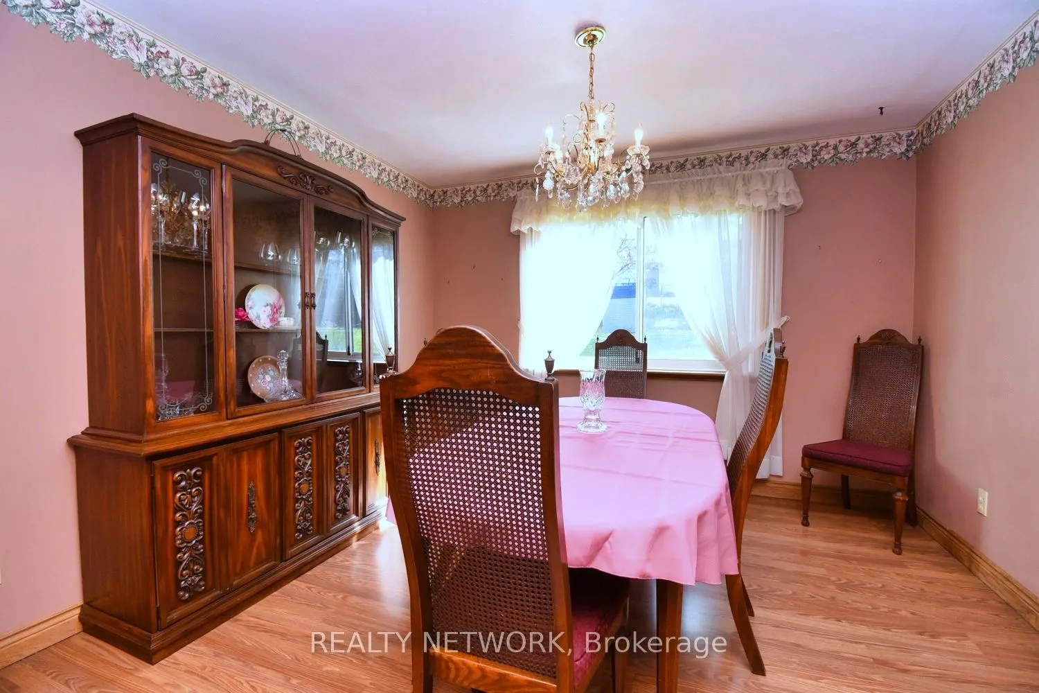 18 Pleasant Avenue