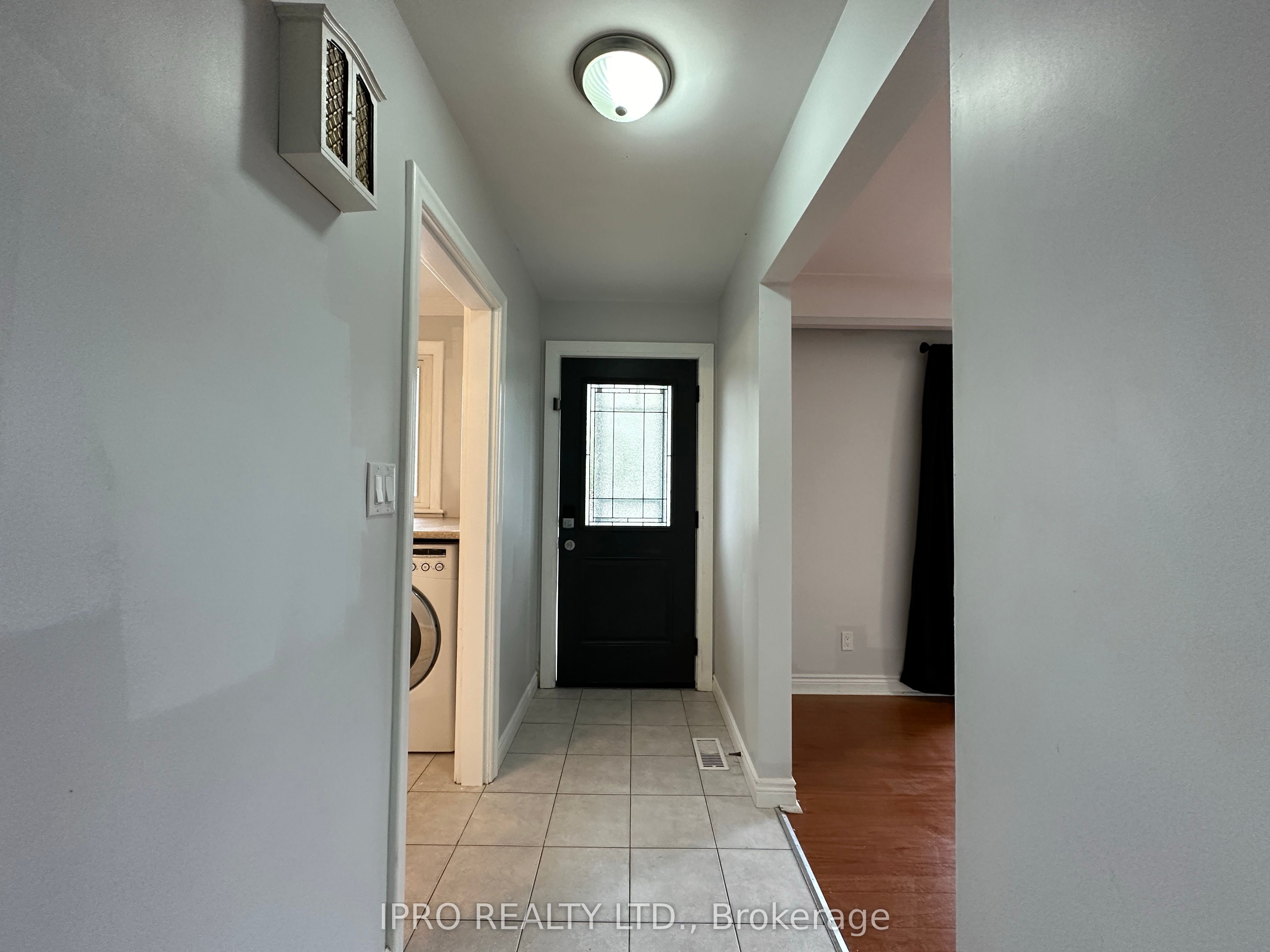 20 Highland Road W
