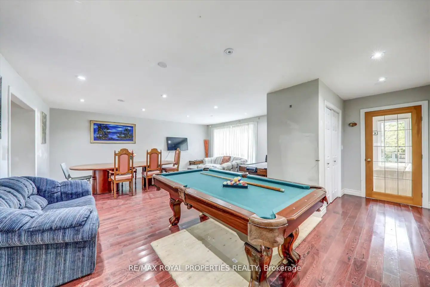 34 Robinson Avenue