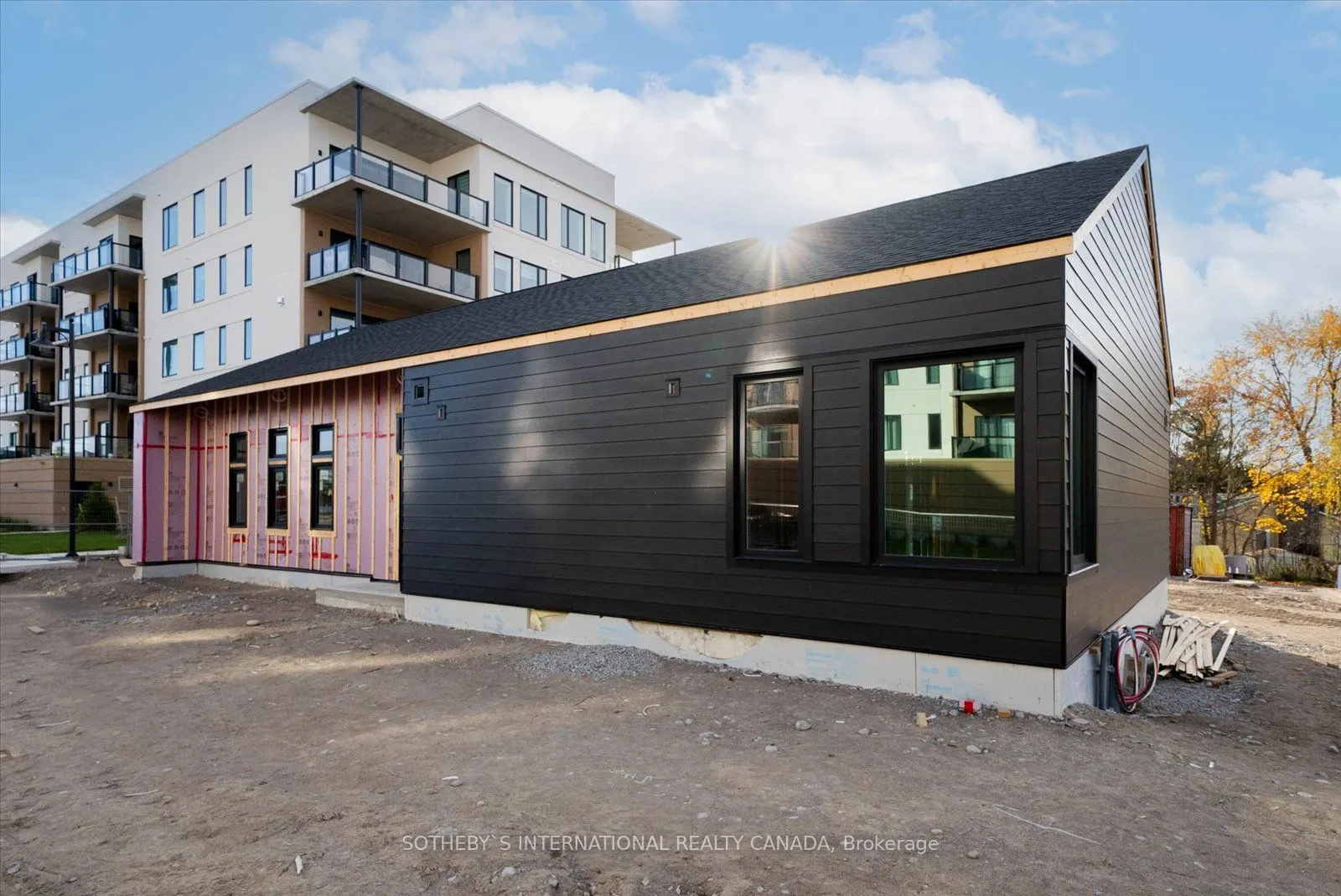 19B West Street N #201