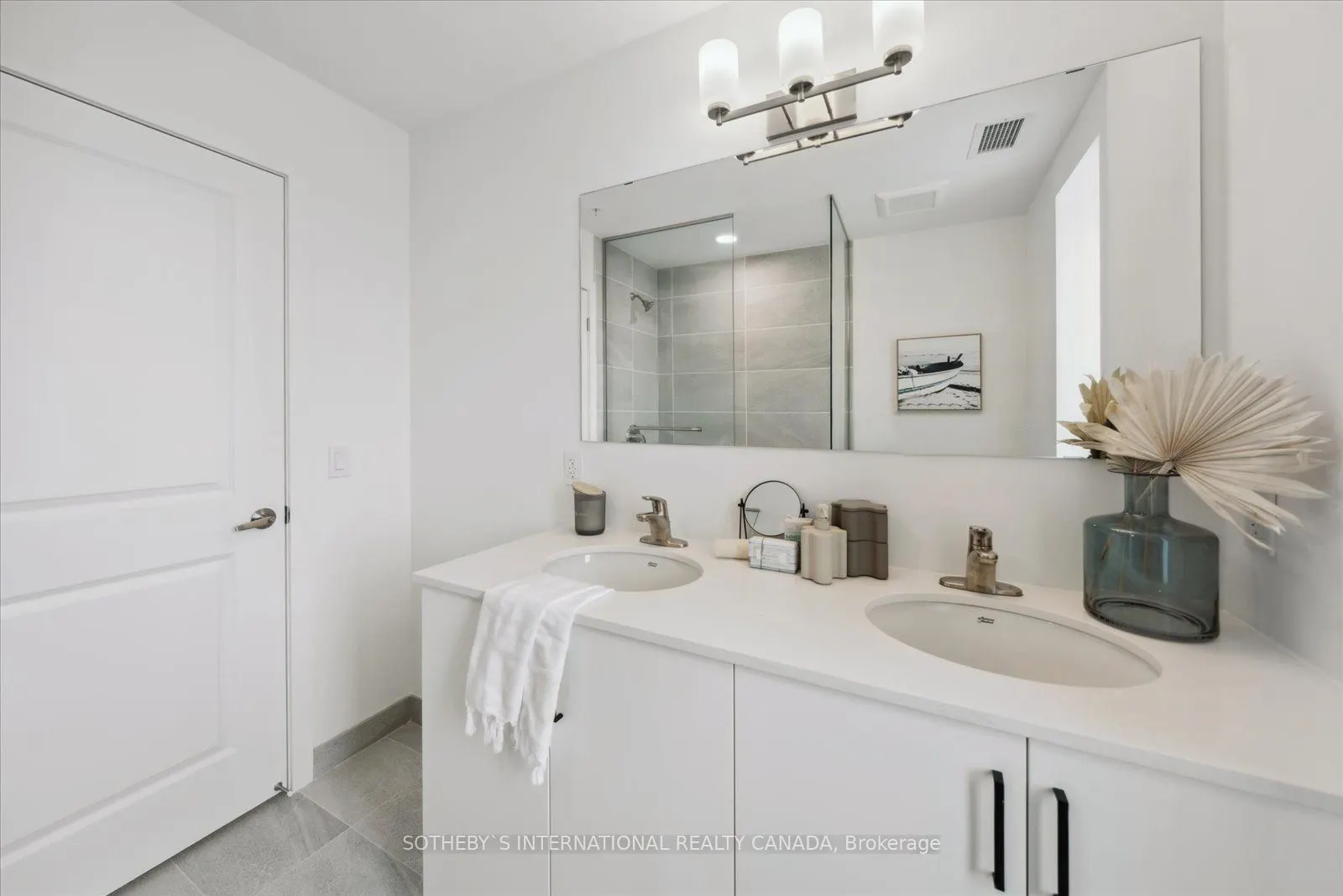 19B West Street N #201