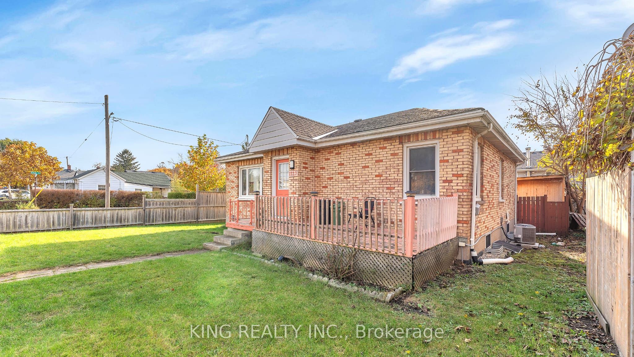 1227 TRAFALGAR Street