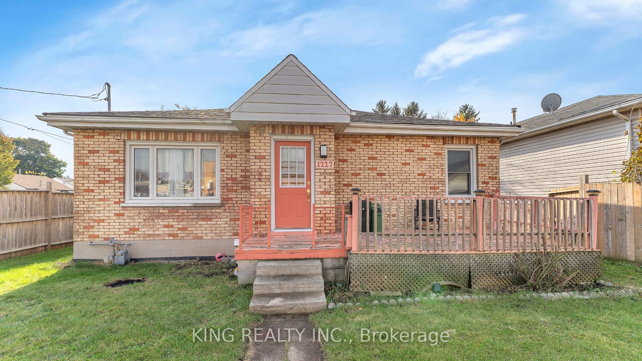 1227 TRAFALGAR Street