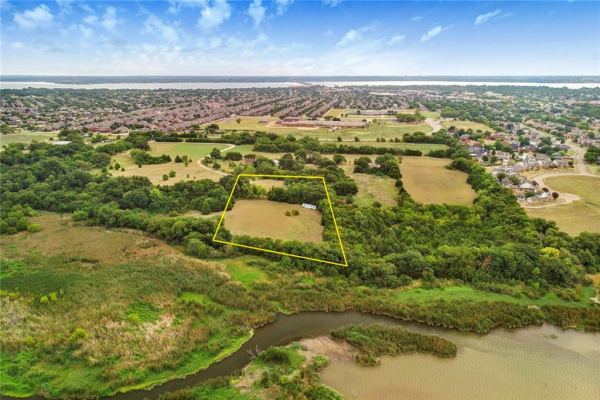6819 Chiesa Road, Rowlett