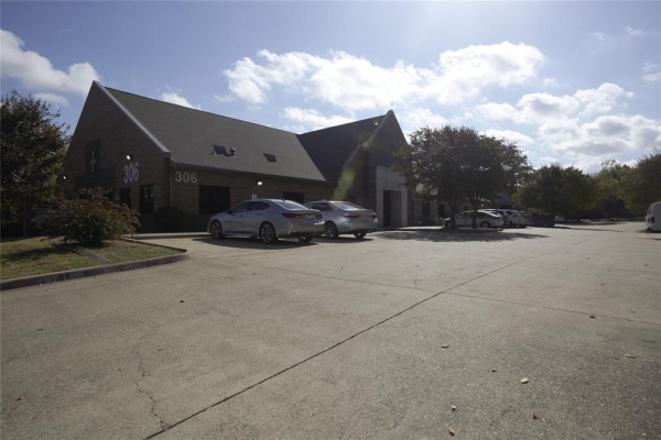 306 E Randol Mill Road, Arlington
