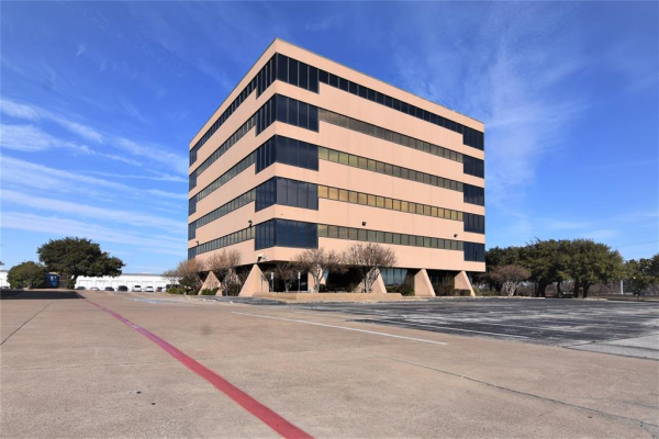 305 Loop 820, Hurst