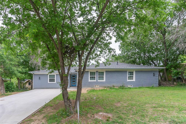 830 Valley View Drive, Grand Prairie