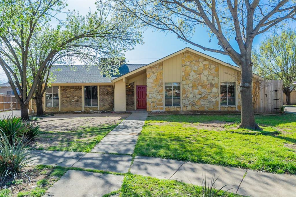 2605 Twinpost Court, Irving