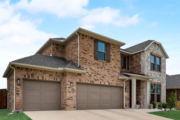 1117 Almond Drive, Forney