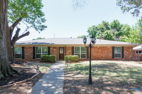 1141 Grove Drive, Lewisville