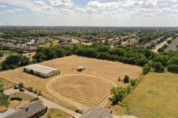 800 Twin Oaks Drive, Wylie