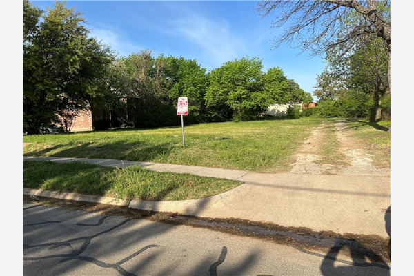 321 Fry Street, Denton