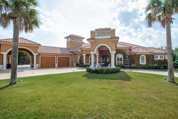 6525 Lake Oaks Circle, Fort Worth