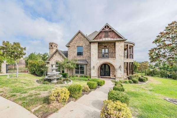 445 Monarch Hill Court, Keller
