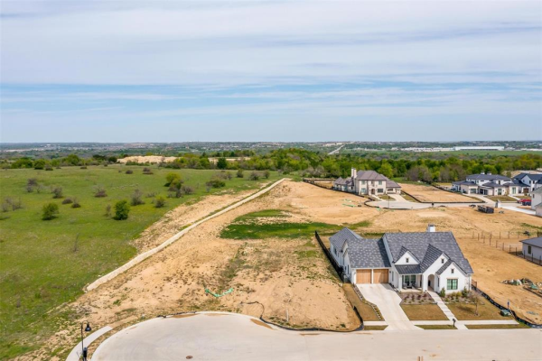 9724 Latour Court, Fort Worth