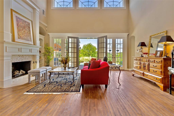 550 N Peytonville Avenue, Southlake