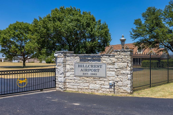 13101 Hillcrest Boulevard, Fort Worth