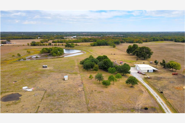 2032 Bucksnort Road, Van Alstyne