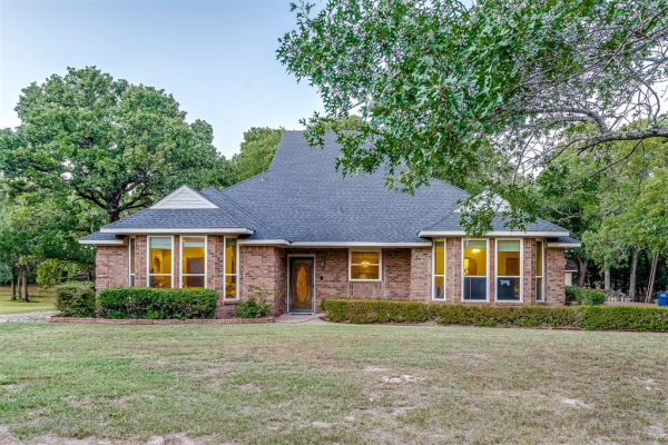 9043 Karen Lane, Terrell