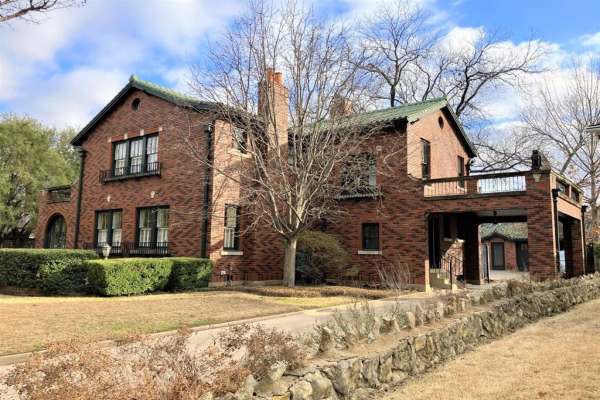 2127 Pembroke Drive, Fort Worth
