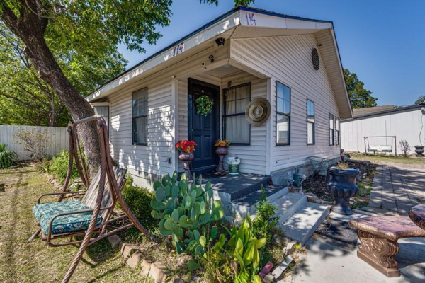 114 Motley, Grand Prairie