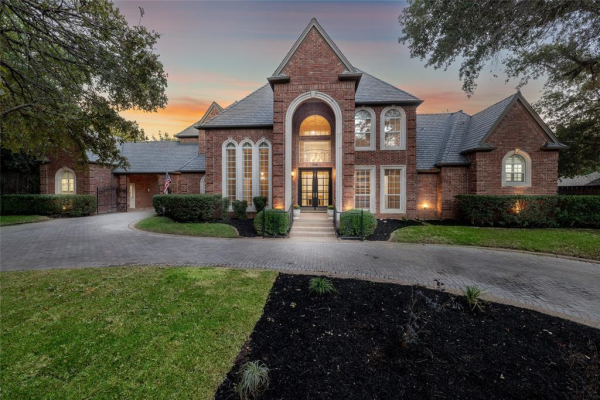 4607 Cresthaven Drive, Colleyville
