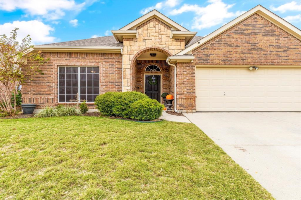7405 Gairlock Drive, Fort Worth