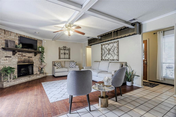 2011 Sandy Lane, Irving