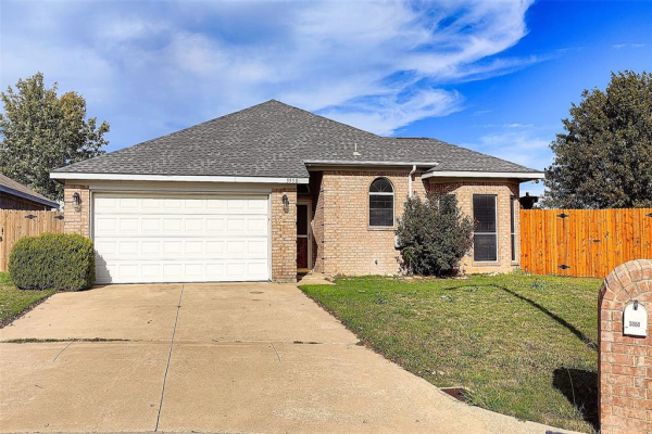 3950 Cypress Gardens Drive, Fort Worth