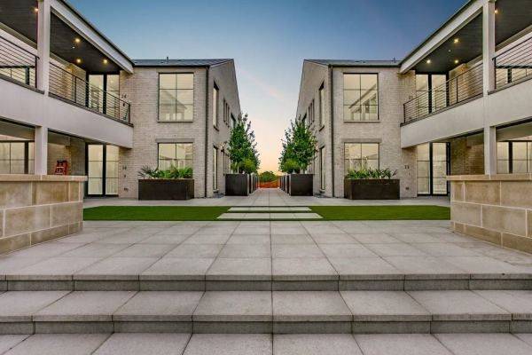 300 N OConnor Ridge Boulevard, Irving