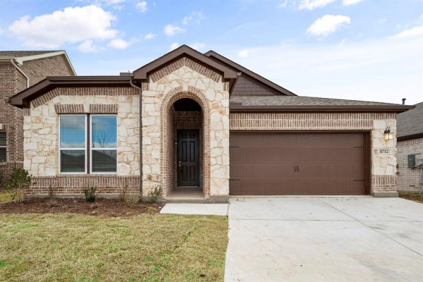 8712 Copper River Drive, Fort Worth
