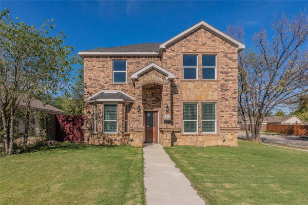 1349 E Allen Avenue, Fort Worth