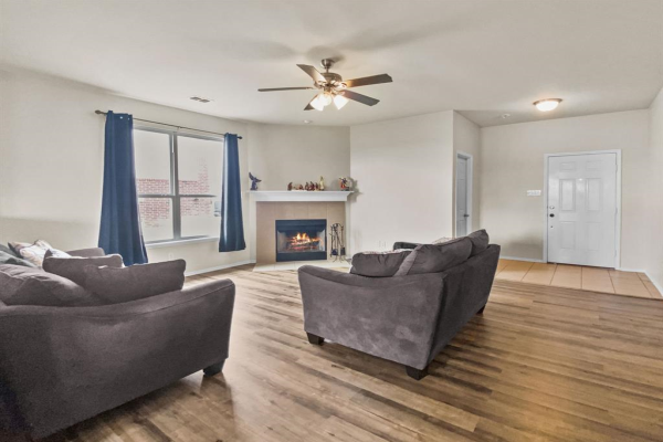 1620 Kawati Way, Krum