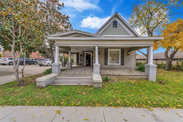 334 W Main Street, Lewisville
