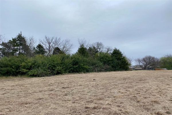 626 N M L King Jr Boulevard, Grand Prairie