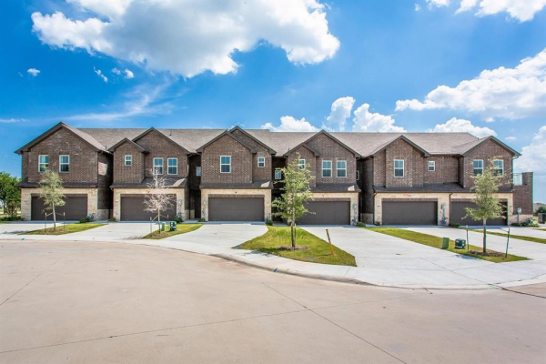 4833 Oak Creek Drive, Sachse