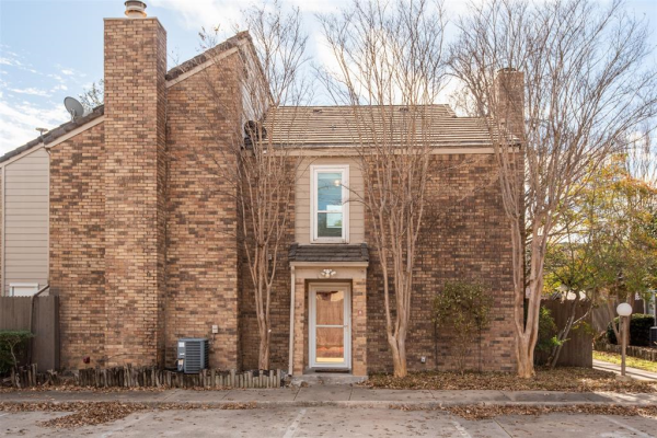 2330 Kennington Drive, Arlington