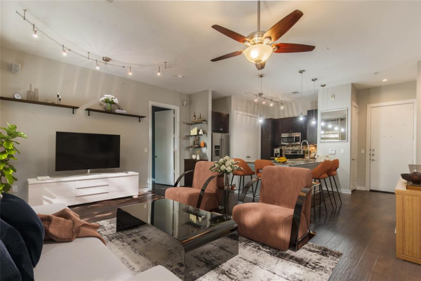 2950 Mckinney Avenue, Dallas