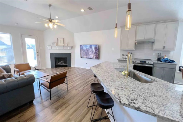1311 LAKE FOREST Drive, Grand Prairie