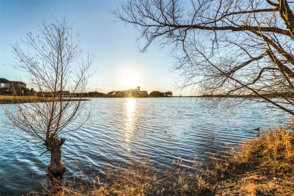 307 Golden Pond Drive, Cedar Hill