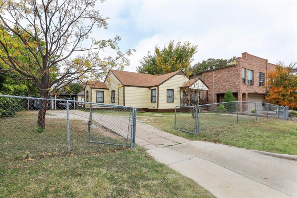 Undisclosed Address, Fort Worth