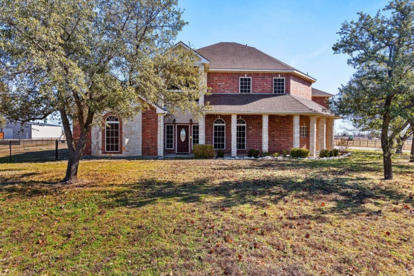 124 FM 2450, Krum