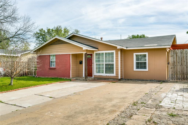 636 Ridgecrest Drive, Lewisville