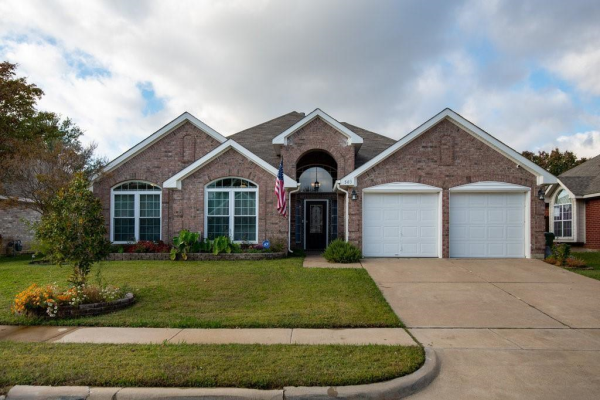 503 E Lynn Creek Drive, Arlington