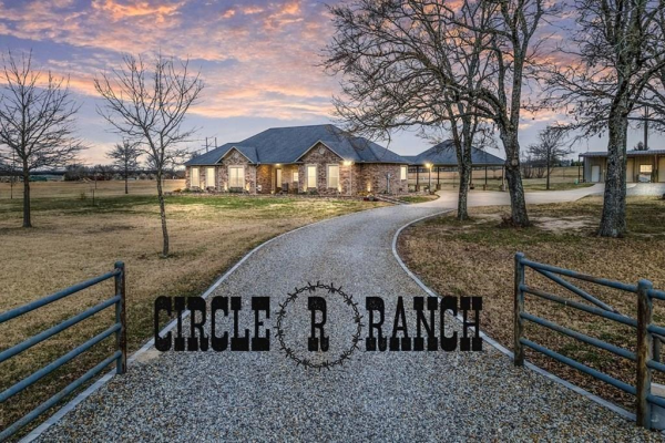 170 Vz County Road 1516, Van