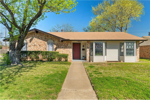 1802 Glenwick Lane, Irving