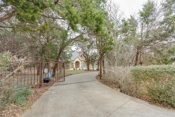 905 Mobley Road, Cedar Hill
