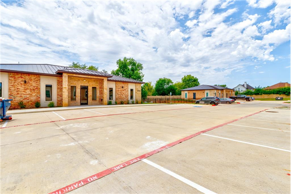 1698 Keller Parkway, Keller