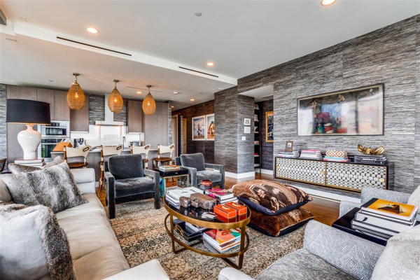3130 N Harwood Street, Dallas