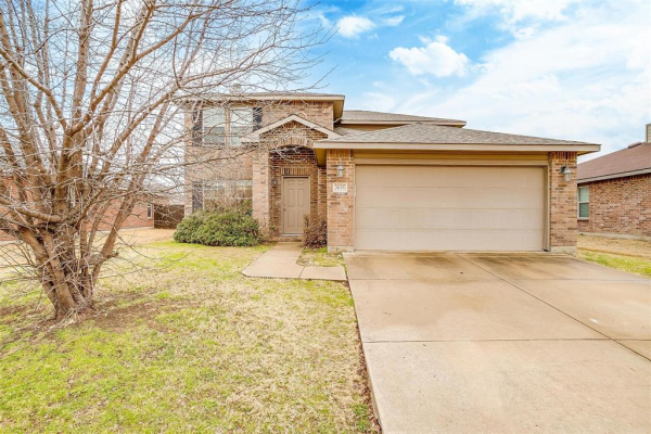 2633 Mill Springs Pass, Fort Worth